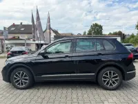 Gebraucht VW Tiguan Life 122 PS (89 kW) 2023 Schwarz SUV