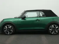 Gebraucht Mini Cooper Cabriolet Favoured 163 PS (119 kW) 2025 Grün Cabrio