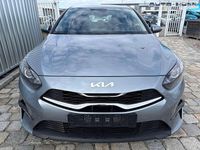 Neu Kia Ceed 101 PS (74 kW) 2025 Lunargrau metallic Kleinwagen