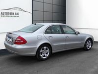 Gebraucht Mercedes E220 150 PS (110 kW) 2002 Silber Limousine