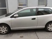 Käytetty Honda Civic 90 HP (66 kW) 2003 Hopea Sedan