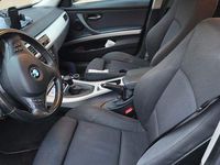 Gebraucht BMW 320 184 PS (135 kW) 2010 Schwarz Kombi