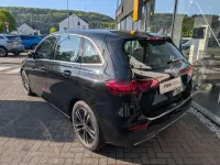 Gebraucht Mercedes B180 Progressive 150 PS (110 kW) 2023 Schwarz Van / Kleinbus
