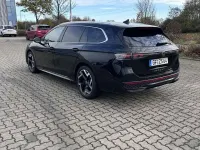 Gebraucht VW Passat R-line 150 PS (110 kW) 2024 Schwarz Kombi