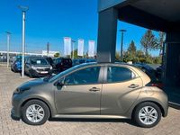 Gebraucht Toyota Yaris Hybrid Comfort 116 PS (85 kW) 2024 Braun Limousine