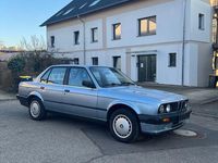 Gebraucht BMW 316 Basis 99 PS (72 kW) 1990 Blau Limousine