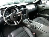 Gebraucht Ford Mustang GT 305 PS (224 kW) 2009 Weiß Coupé