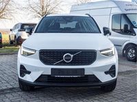 Neu Volvo XC40 Plus 163 PS (119 kW) 2025 Weiß SUV