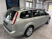 Gebraucht Ford Focus Ghia 115 PS (84 kW) 2009 Grau Kombi