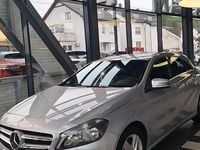 Gebraucht Mercedes A180 Style 122 PS (89 kW) 2014 Silber Limousine