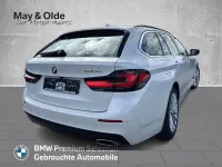 Gebraucht BMW 520 190 PS (139 kW) 2024 Mineralweiss metallic Kombi