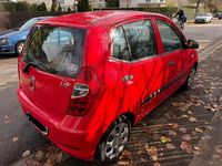 Gebraucht Hyundai i10 Edition 69 PS (50 kW) 2013 Rot Kleinwagen