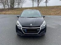 Gebraucht Peugeot 208 Active 82 PS (60 kW) 2016 Schwarz Kleinwagen