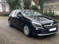 Gebraucht Mercedes A160 102 PS (75 kW) 2016 Schwarz Limousine
