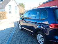 Gebraucht VW Touran Move 150 PS (110 kW) 2023 Blau Van / Kleinbus