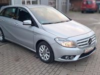 Gebraucht Mercedes B180 122 PS (89 kW) 2012 Polar silver  metallic paint Van / Kleinbus