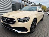Gebraucht Mercedes E200 160 PS (117 kW) 2022 Hellelfenbein Limousine