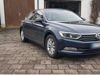 Gebraucht VW Passat Comfortline 150 PS (110 kW) 2017 Blau Limousine