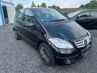Gebraucht Mercedes A160 95 PS (69 kW) 2011 Kosmosschwarz  metalliclack Kleinwagen