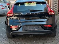 Gebraucht Volvo V40 Inscription 122 PS (89 kW) 2017 Schwarz Kombi