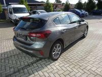 Gebraucht Ford Focus Titanium 125 PS (91 kW) 2023 Magneticgrau (metallic) Kleinwagen