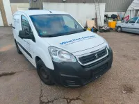 Gebraucht Peugeot Partner 99 PS (72 kW) 2015 Weiß Van / Kleinbus