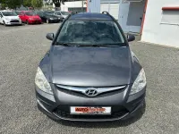 Gebraucht Hyundai i30 90 PS (66 kW) 2011 Grau Kombi