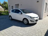 Gebraucht Hyundai i20 Edition 75 PS (55 kW) 2013 Weiß Kleinwagen