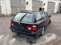 Gebraucht BMW 525 163 PS (119 kW) 2003 Blau Kombi