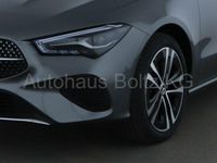 Gebraucht Mercedes CLA200 Progressive 163 PS (119 kW) 2024 Mountaingrau Coupé