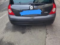 Gebraucht Renault Clio II 98 PS (72 kW) 2003 Schwarz Kleinwagen