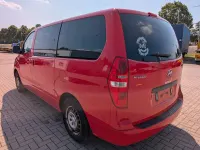 Gebraucht Hyundai H-1 Comfort 170 PS (125 kW) 2011 Rot Van / Kleinbus
