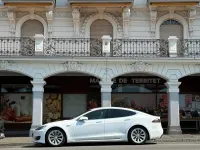 Usado Tesla Model S 235 kW (320 CV) 2016 Blanco Utilitario