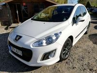 Gebraucht Peugeot 308 Active 112 PS (82 kW) 2011 Weiß Limousine