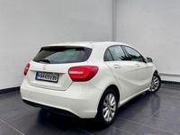 Gebraucht Mercedes A180 122 PS (89 kW) 2015 Weiß Limousine