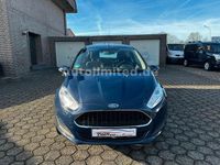 Gebraucht Ford Fiesta Trend 60 PS (44 kW) 2016 Blau Limousine