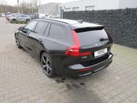 Gebraucht Volvo V60 Plus 197 PS (144 kW) 2024 Schwarz Kombi