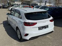 Gebraucht Kia Ceed Vision 159 PS (116 kW) 2022 (wd) casa white s Kleinwagen