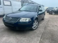 Gebraucht VW Passat 100 PS (73 kW) 2003 Blau Kombi