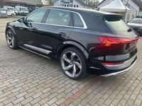 Gebraucht Audi e-tron Sport 369 kW (503 PS) 2022 Schwarz SUV