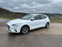 Gebraucht Ford Focus Cool & Connect 101 PS (74 kW) 2018 Weiß Kleinwagen