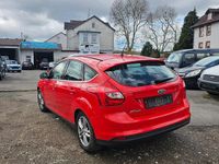 Gebraucht Ford Focus Titanium 125 PS (91 kW) 2013 Rot Kombi