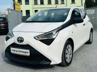 Gebraucht Toyota Aygo 72 PS (52 kW) 2021 Pianosaweiß Kleinwagen