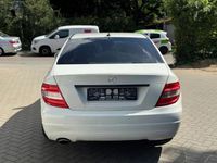 Gebraucht Mercedes C220 170 PS (125 kW) 2009 Calcitweiss/zirrusweiss Limousine