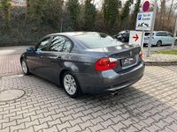 Gebraucht BMW 318 130 PS (95 kW) 2007 Grau Limousine