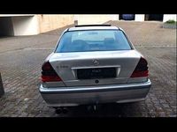 Gebraucht Mercedes C180 Classic 122 PS (89 kW) 1998 Silber Limousine