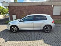 Używany VW Golf VII Join 116 KM (85 kW) 2019 Srebrny Sedan/Limuzyna