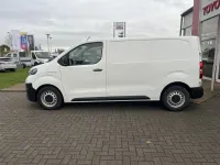 Gebraucht Toyota Proace Comfort 100 kW (136 PS) 2021 Schaumweiß Van / Kleinbus