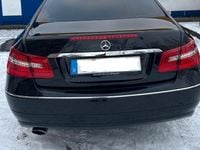 Gebraucht Mercedes E200 184 PS (135 kW) 2010 Schwarz Coupé
