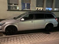 Gebraucht Opel Astra 143 PS (105 kW) 2010 Silber Kombi